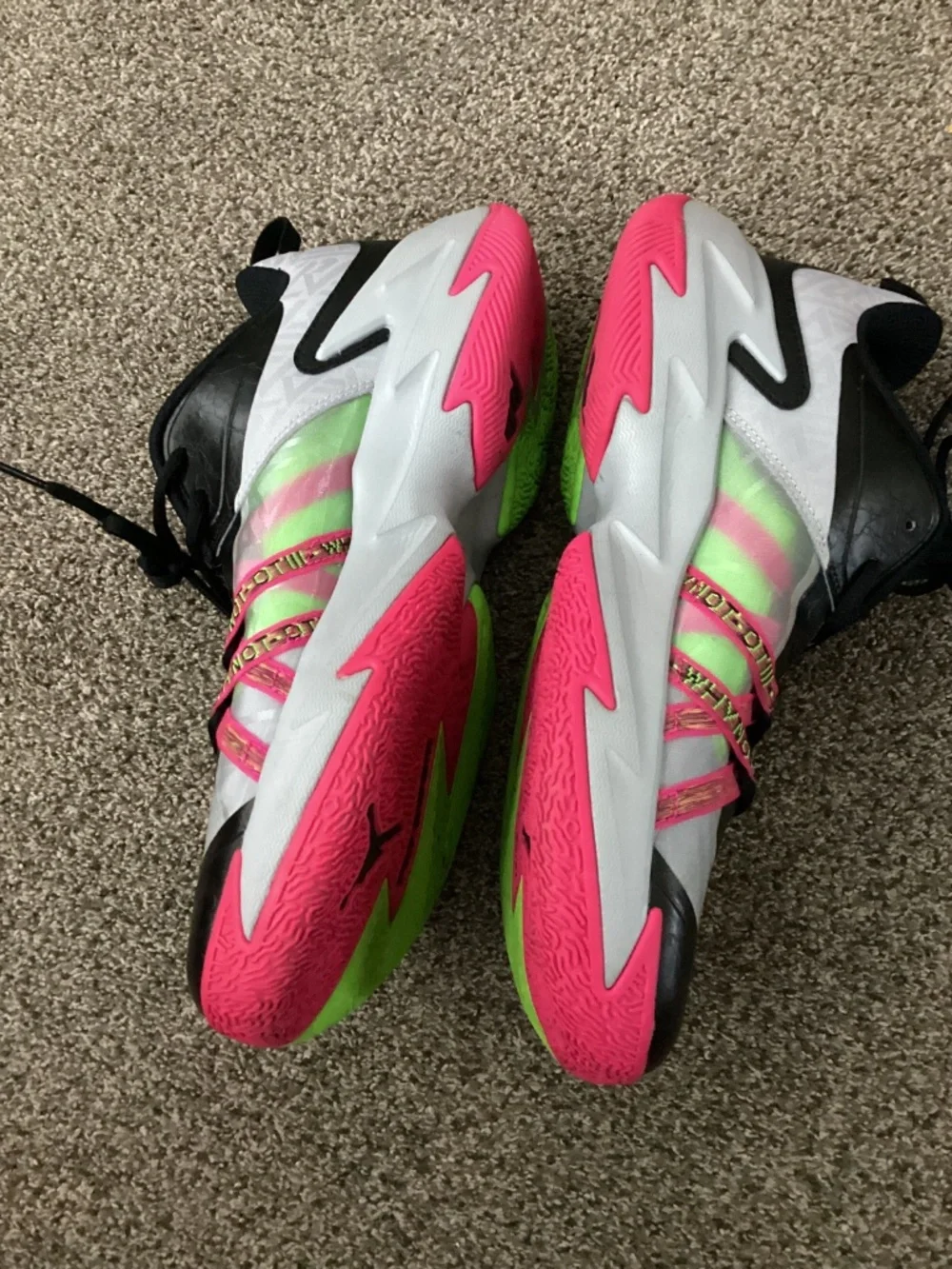 Jordan Westbrook One Take 3 Wolf Grey Pink Prime Neon Men’s 9.5 DC7701-002 EUC